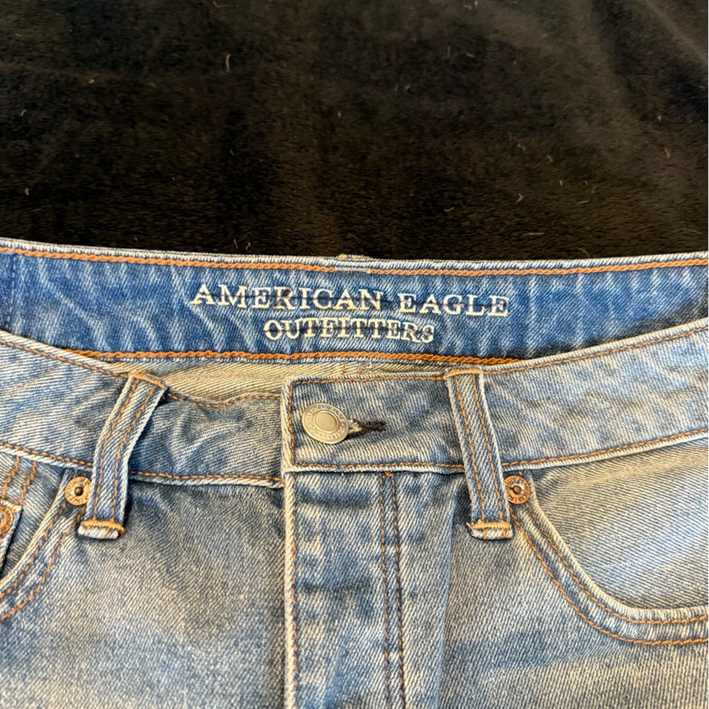 American Eagle Embroidered Denim Skirt with Floral Design. - Picture 3 of 4